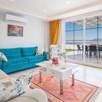 Villa Pırıltı Living room 3 – villa for rent in Üzümlü