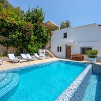 Villa Barış Pool 4 – villa for rent in Kördere
