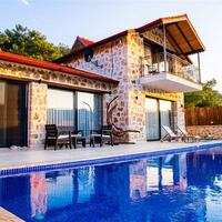 Villa Fiesta — 8