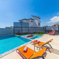 Villa Sisters – villa for rent in Üzümlü