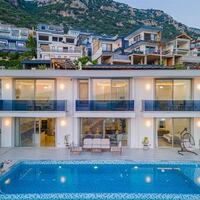 Villa July — 10