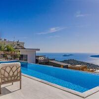 Villa July — 14