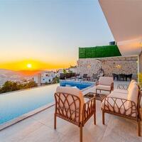 Villa July — 33