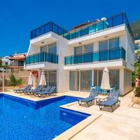 Villa Visos — 1