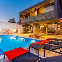 Villa Likya Black – villa for rent in Yeşilköy