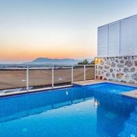 Villa Likya Black – villa for rent in Yeşilköy