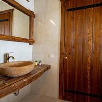 Villa Selen Bathroom 1 – villa for rent in Üzümlü
