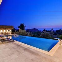 Villa Fi Manor – villa for rent in Üzümlü