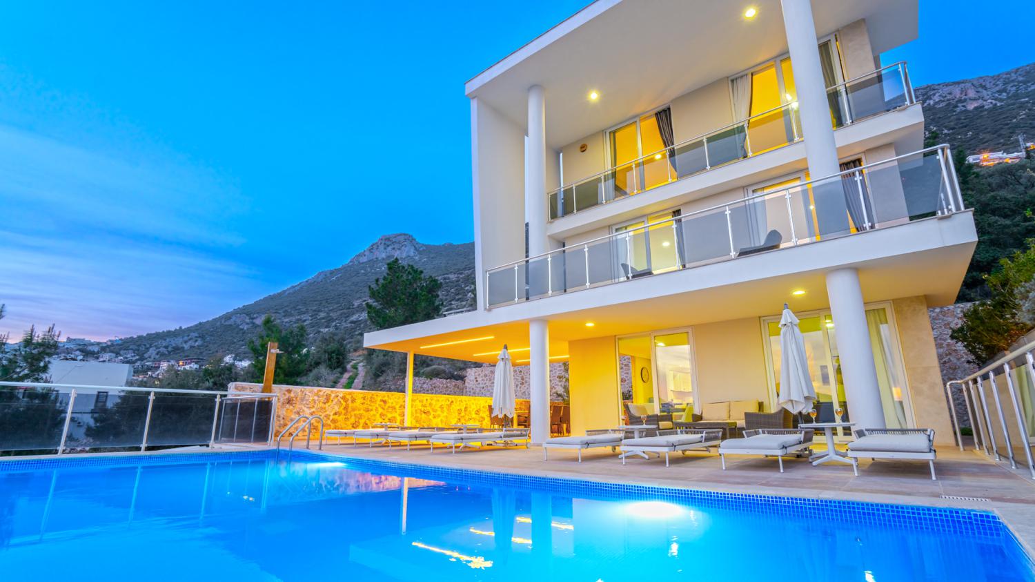 Villa Armoni-Kalkan/Kiziltas,5 Bedrooms/Sleeps 10,Luxury Large Villa with Infinity Pool and Uninterrupted Sea Views