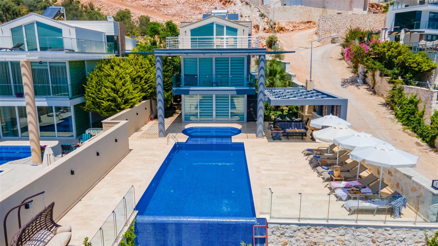 Villa Hillside 1-Kalkan/Kalamar,4 bedrooms/Sleeps 8,Luxury,alfresco jacuzzi,near kalamar beach