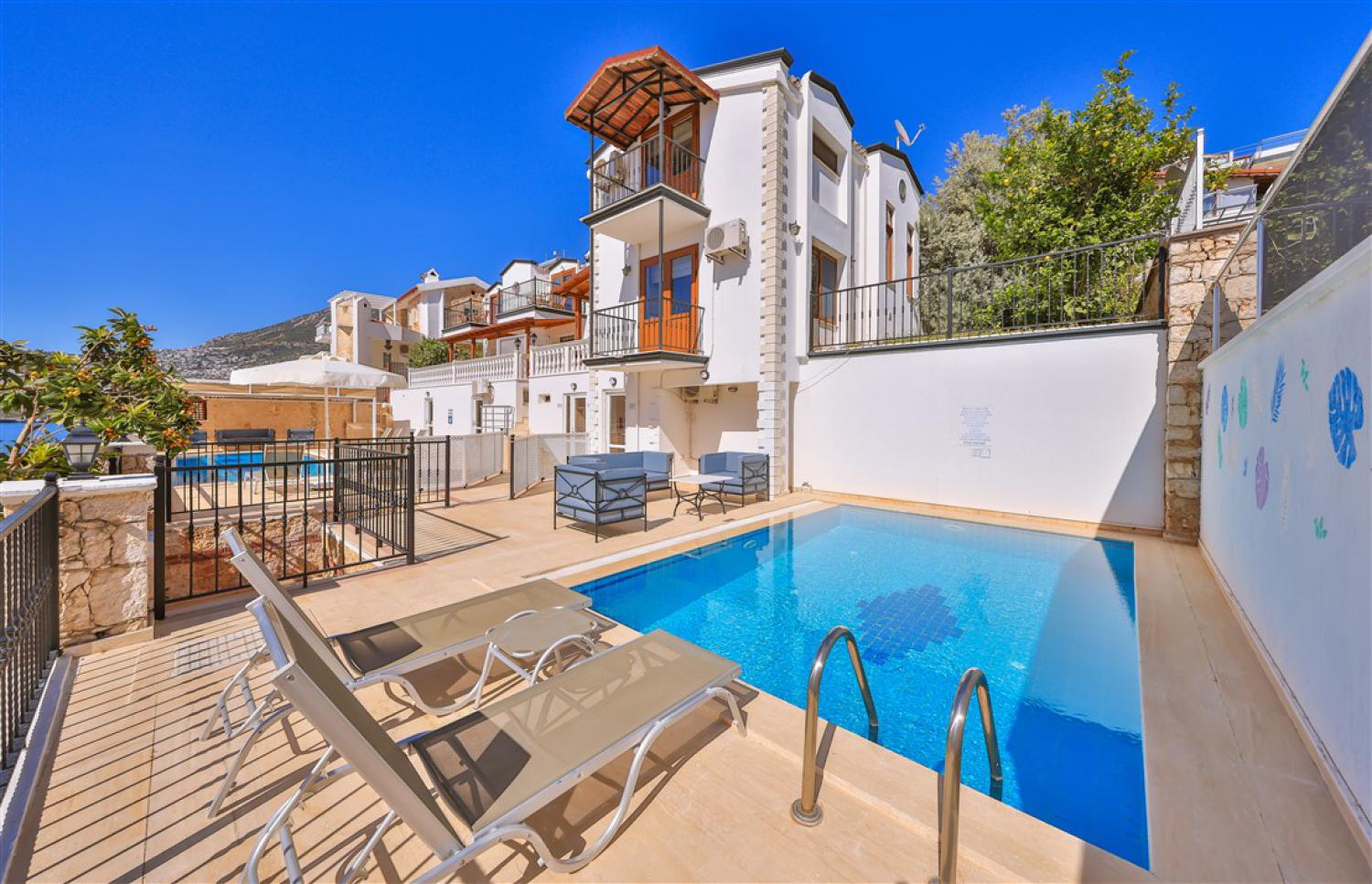 VILLA YAGIZ KISLA
