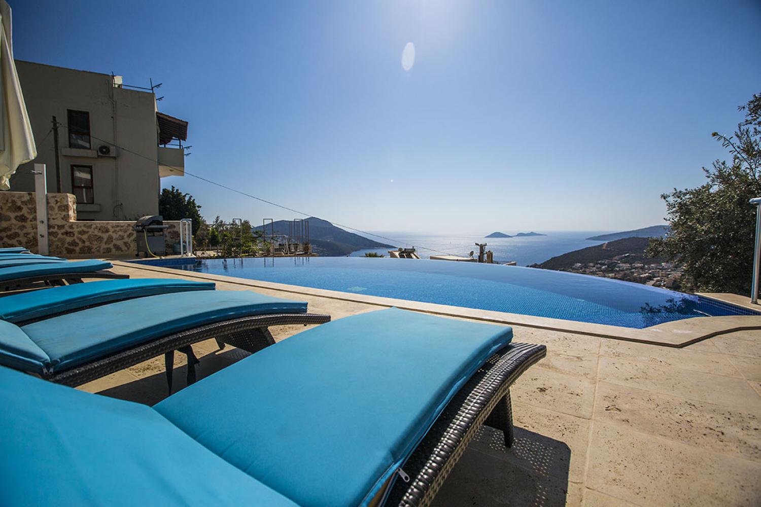 Villa Neptune-Kalkan/Kiziltas Area,7 Bedrooms Villa/Sleeps 14,Luxury with infinity pool and uninterrupted sea views