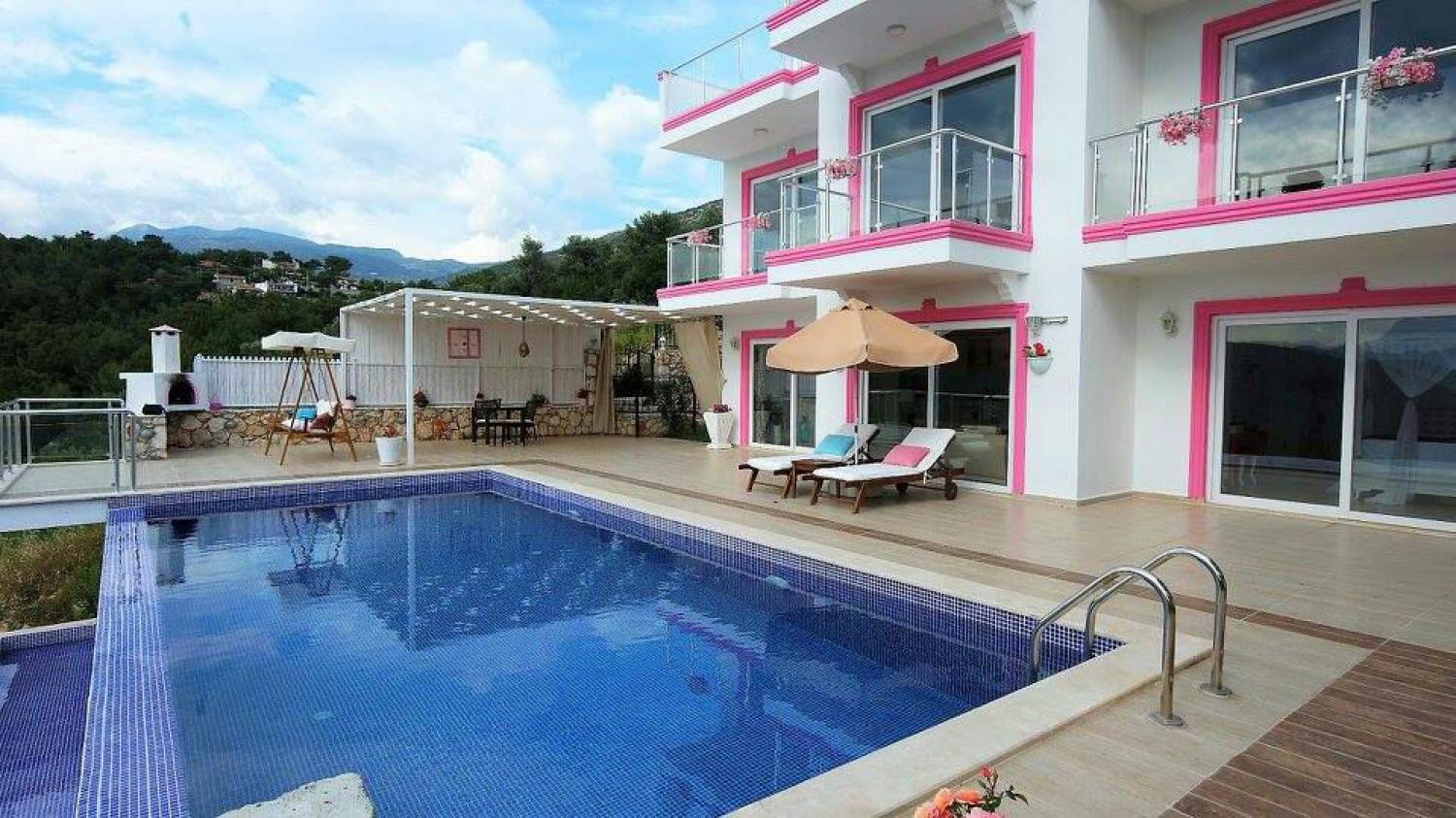 Villa Pinky-1 Bedroom/Sleeps 2 Secluded Halal Honeymoon Villa