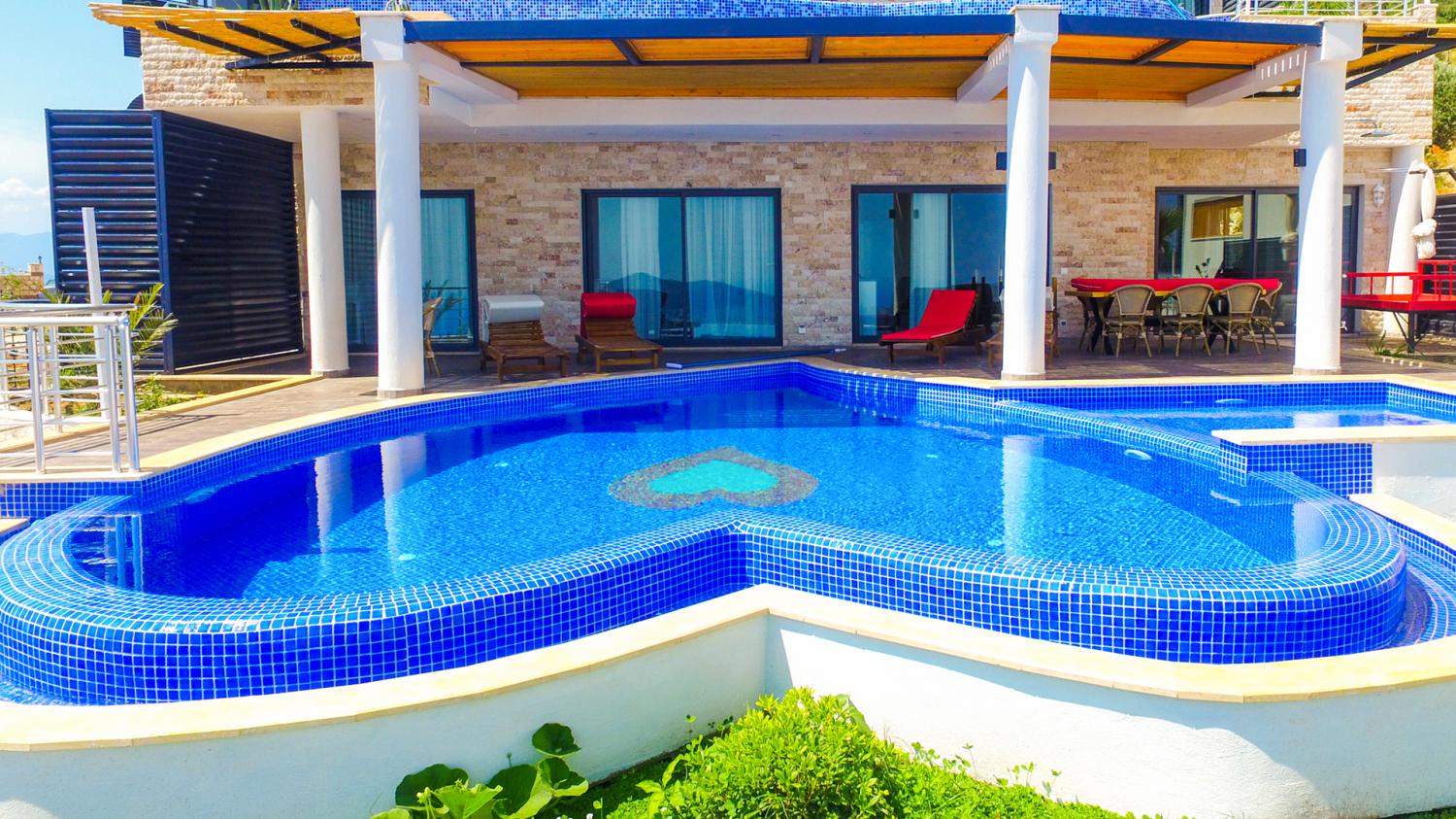 Villa Hills Stone Heart