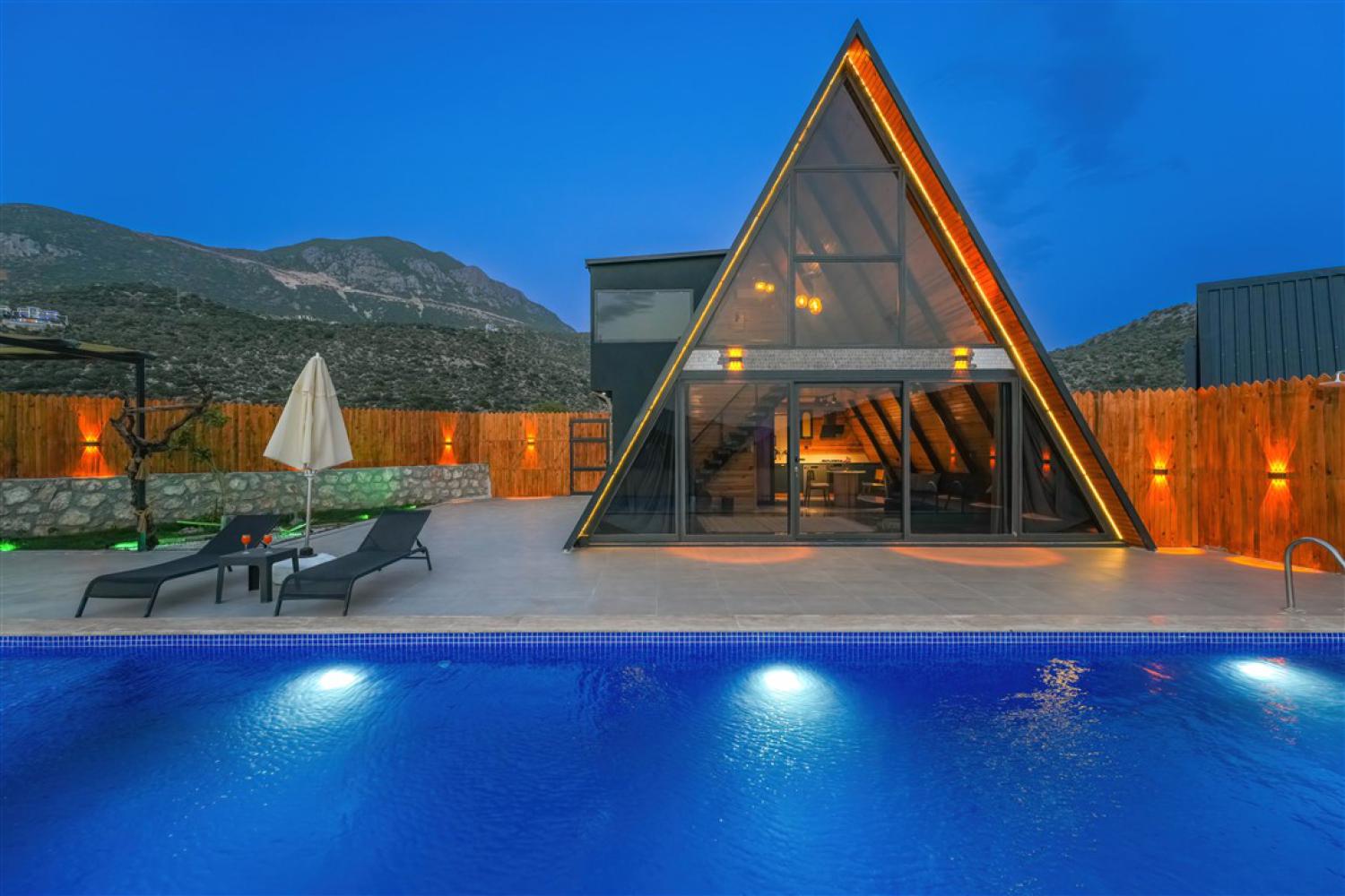 Villa İkizler 2 – Kalkan’da Balayı İçin Jakuzili ve Havuzlu Villa