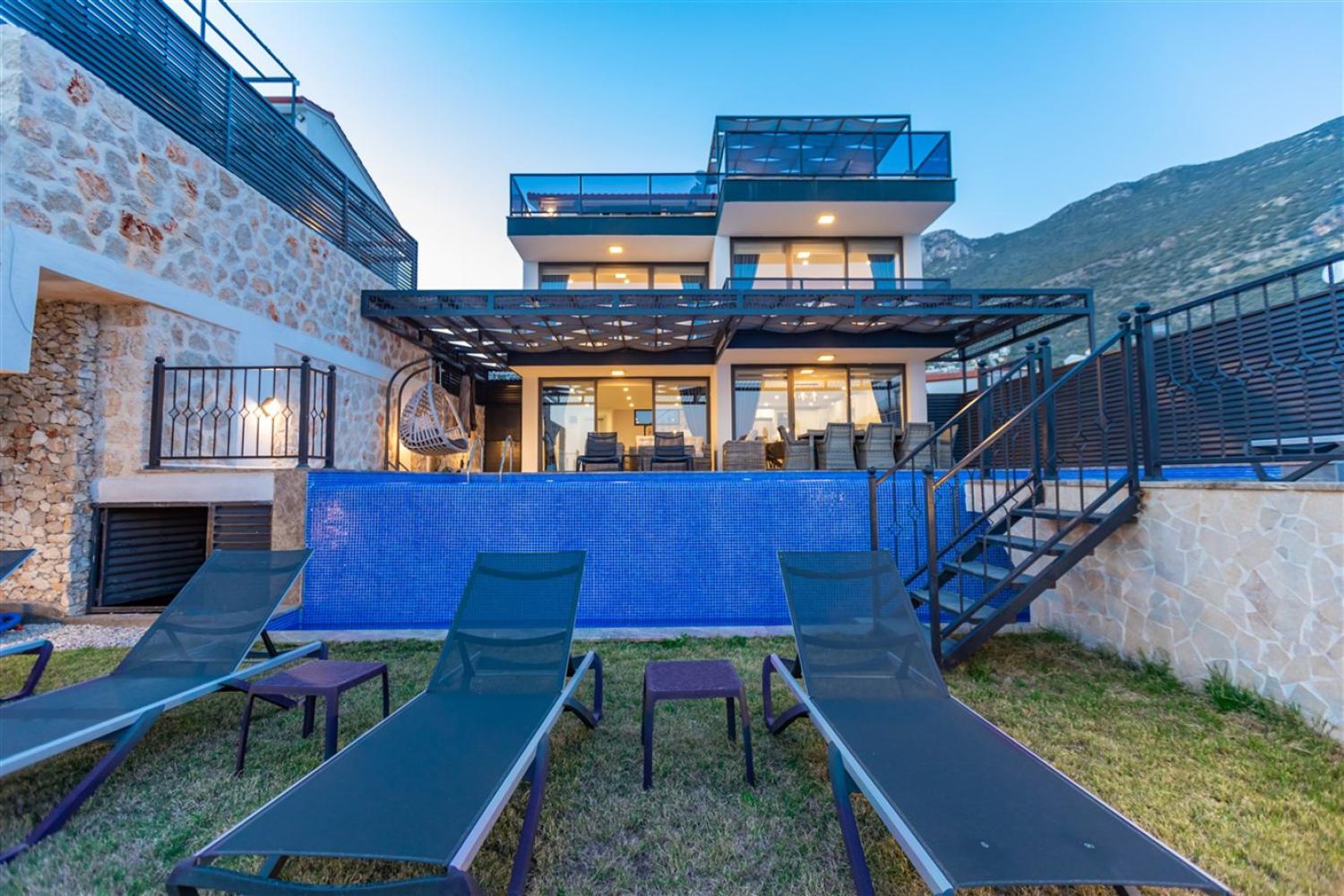 Villa Royal Hill 1 | 5 bedrooms villa/Sleeps Up to 10 people,Luxury Villa,Jacuzzi,Sea View,Center of Kalkan