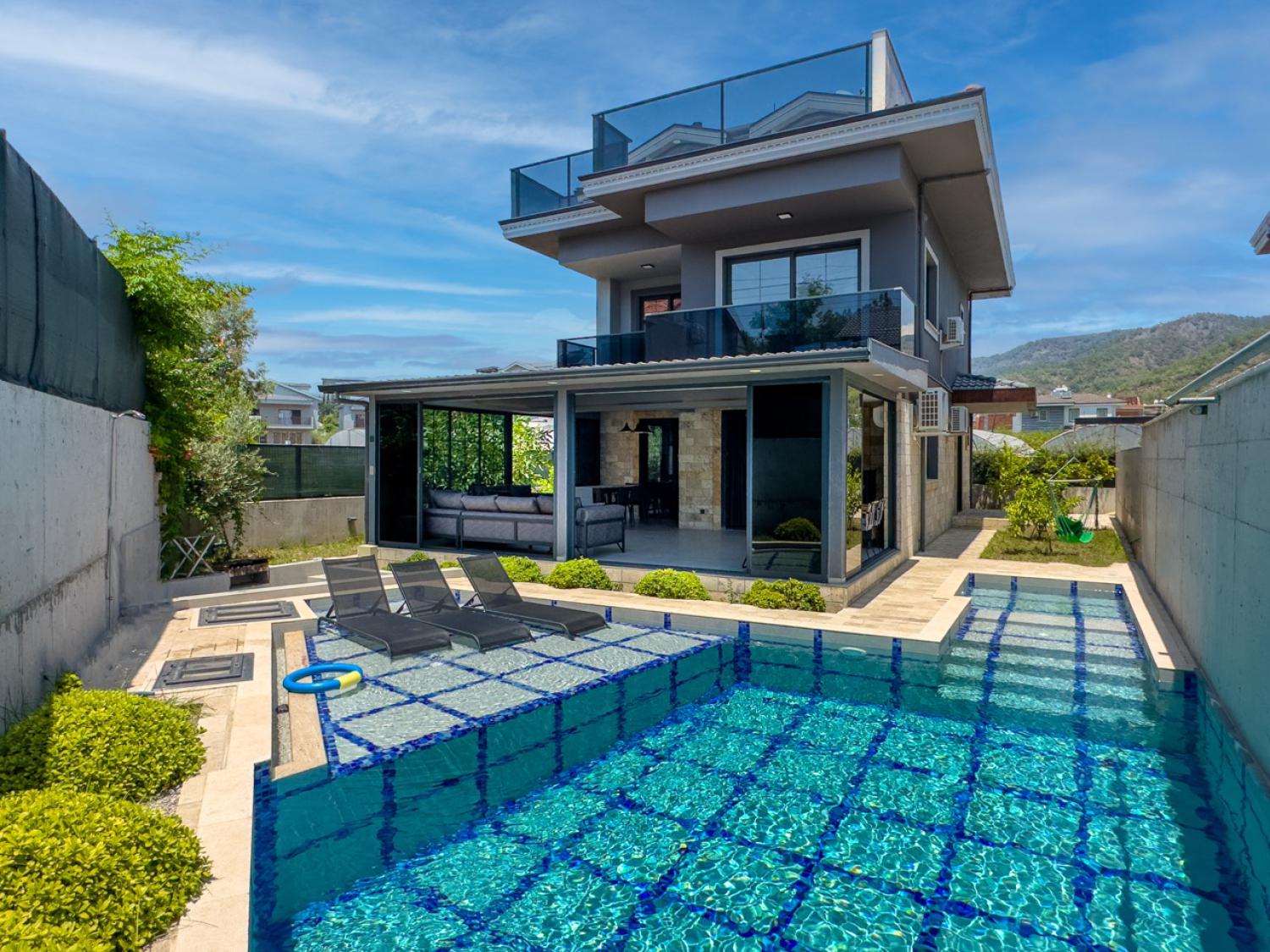 Villa Lanta 2 ; Geniş Aile Ve Arkadaş Grupları İçin Uygun Kiralık Tatil Villası.