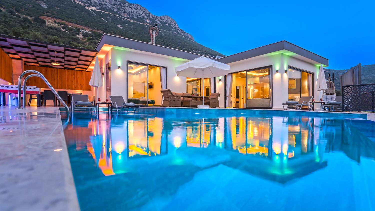 Villa Nehir Ordu, Honeymoon Villa for Rent for (4) People located in Kalkan Ordu