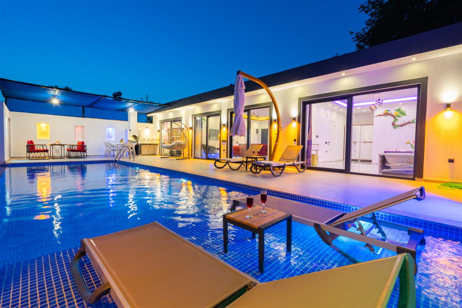 Villa Repairman ; Honeymoon villa for rent for (5) people located in Cayköy area