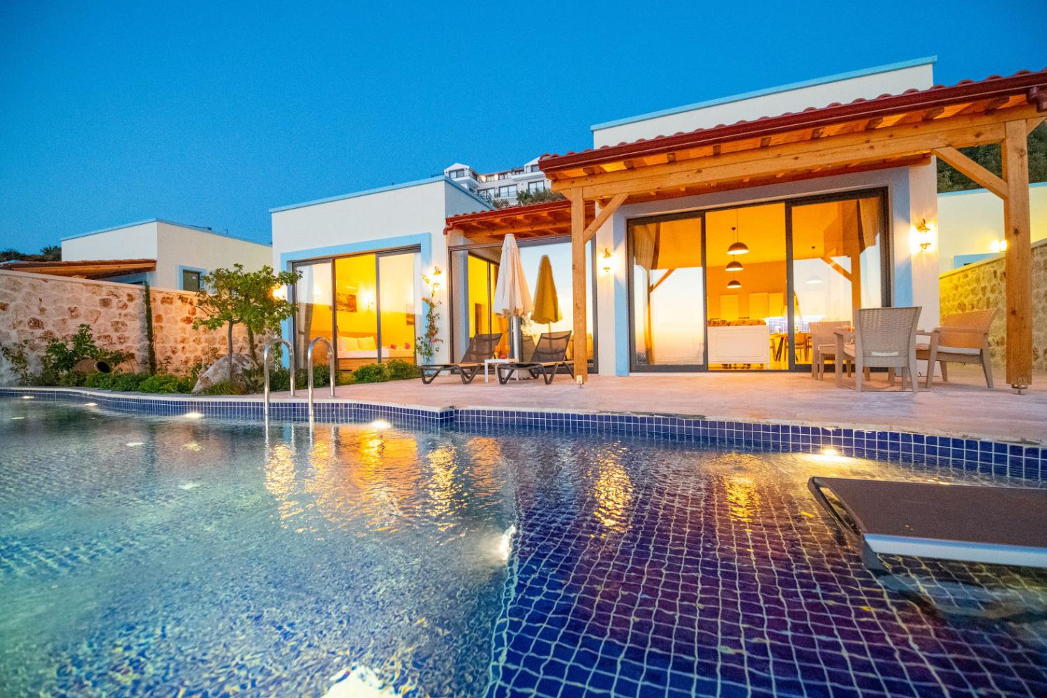 Villa Topaz, Kalkan'da (4) Kişilik Doğa İçerisinde Kiralık Balayı Villası