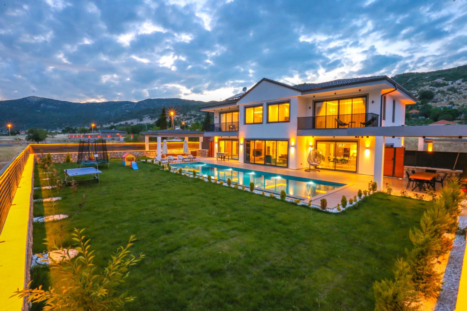 VİLLA WHİTE HOUSE SARIBELEN