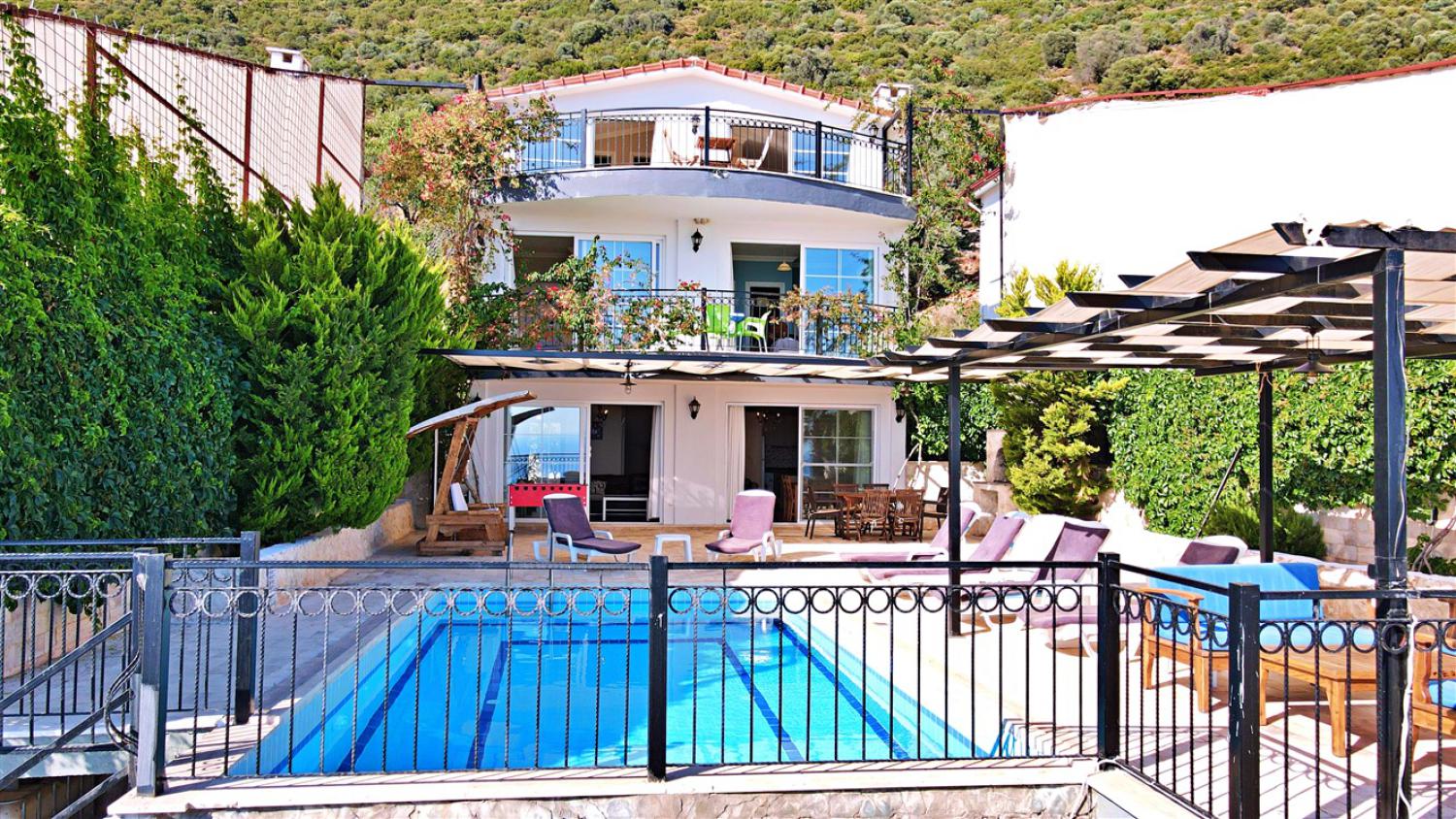 Villa Zumrut 2-3 bedrooms Sleeps 7,Located Kalkan Kordere Area,Private Pool,Secluded Pool,Sea View